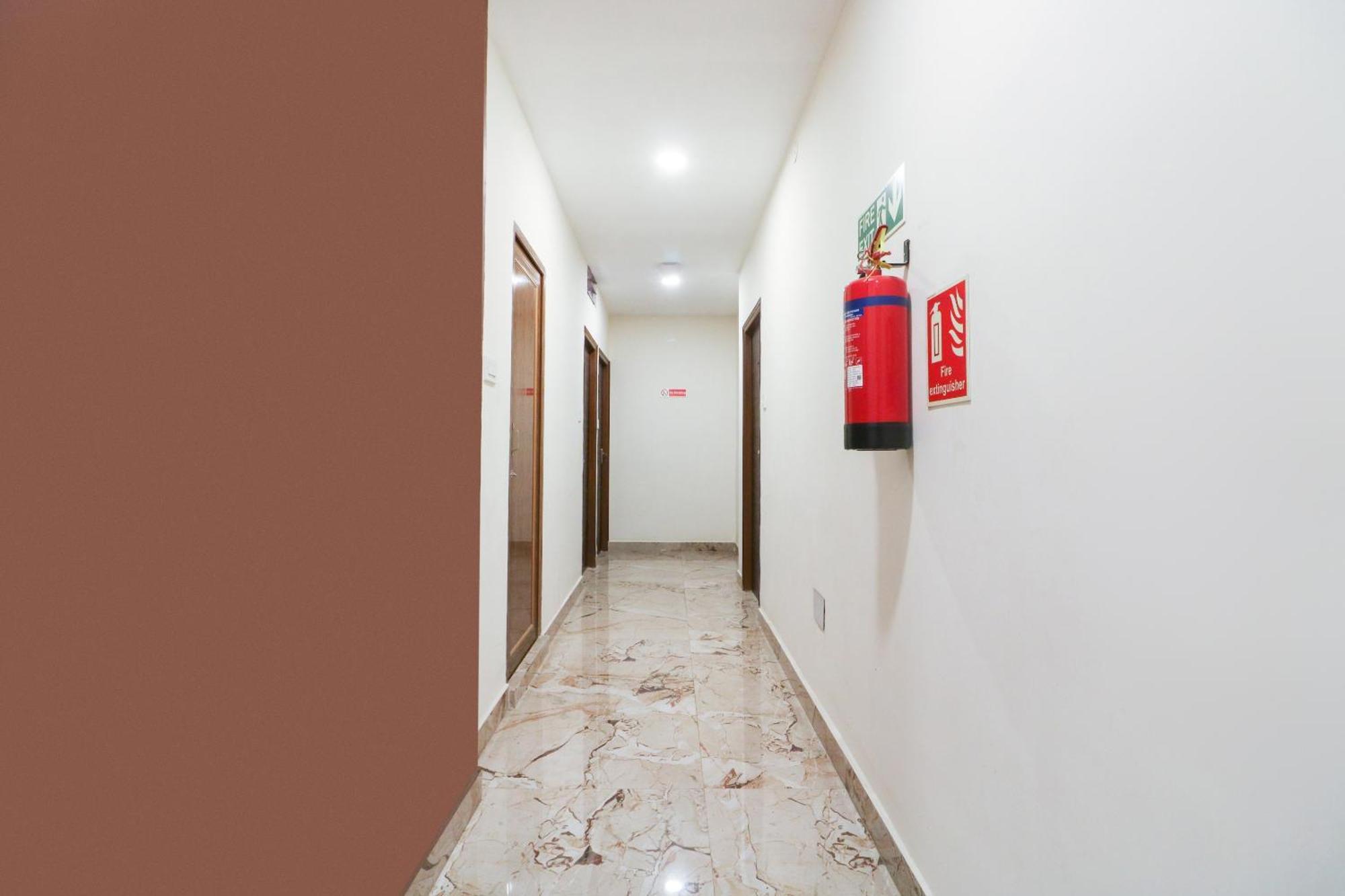Hotel O Adri Hotels Near Dum Dum Metro Station Екстериор снимка