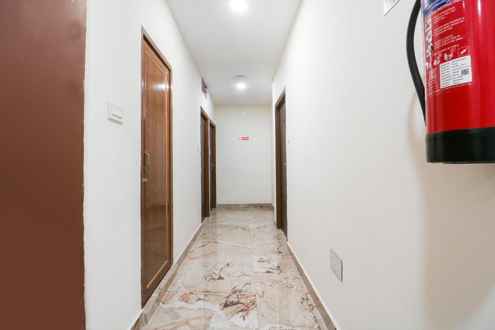 Hotel O Adri Hotels Near Dum Dum Metro Station Екстериор снимка